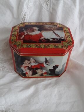 Coca Cola Red and Gold Santa Holiday Tin